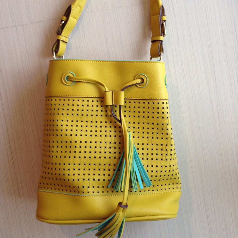 Bucket bag